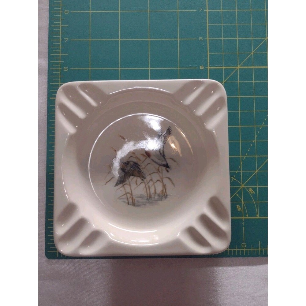 Vintage Salem USA # 61 (U) White Cigar-Cigarette Ashtray With Ducks-Quail-Geese
